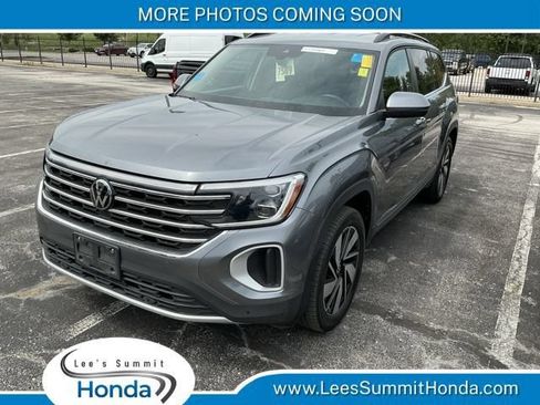 Used 2025 Volkswagen Atlas SE AWD/4WD image 1