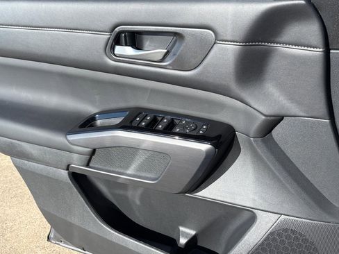 New 2026 Nissan Pathfinder SL FWD image 17