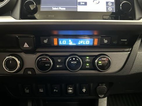 Used 2016 Toyota Tacoma TRD Sport w/ Premium & Technology Package AWD/4WD image 21