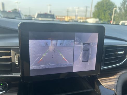 Used 2021 Ford Explorer Limited w/ Equipment Group 301A image 37