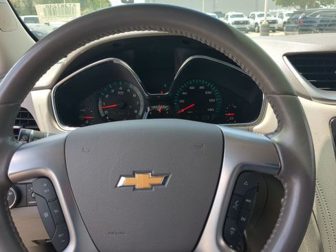 Used 2017 Chevrolet Traverse LT FWD image 12
