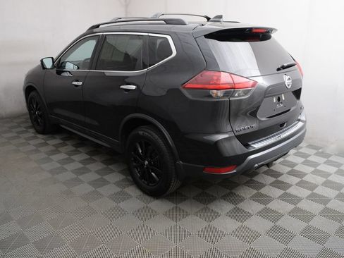 Used 2018 Nissan Rogue SV w/ Premium Package AWD/4WD image 7
