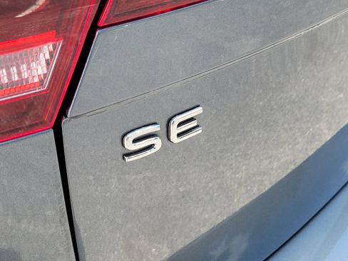 Used 2024 Volkswagen Tiguan SE FWD image 5