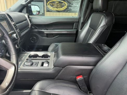 Used 2019 Ford Expedition XLT w/ Equipment Group 202A RWD image 11