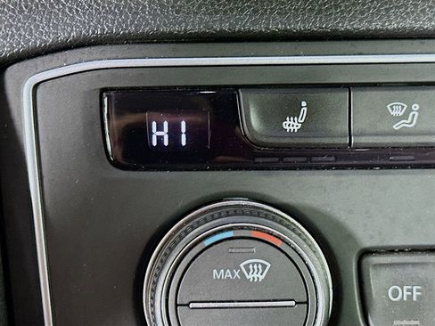 Used 2021 Volkswagen Atlas Cross Sport SE image 20