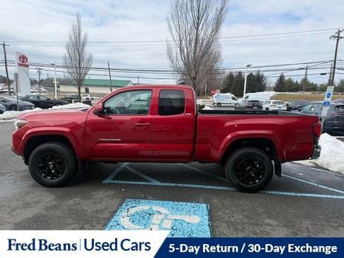 Used 2022 Toyota Tacoma SR5 w/ SR5 Appearance Package (SM) image 11