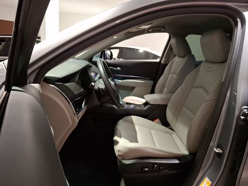 Certified 2023 Cadillac XT4 Luxury w/ Cold Weather Package FWD image 15