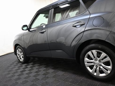 Used 2021 Kia Soul LX image 17