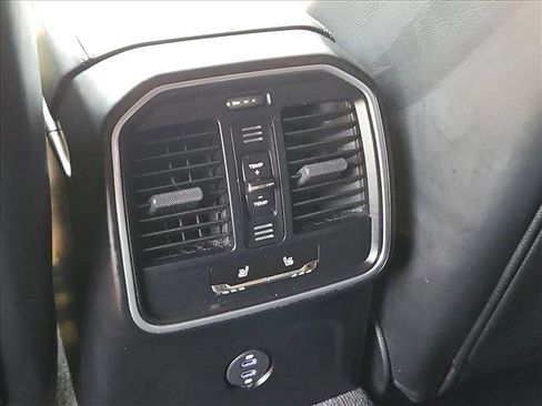 Used 2020 Porsche Macan S AWD/4WD image 17
