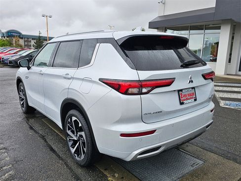New 2025 Mitsubishi Outlander SEL image 4