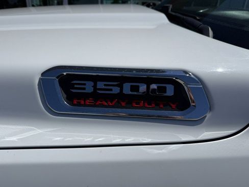 Used 2019 RAM 3500 Tradesman w/ Chrome Appearance Group AWD/4WD image 18
