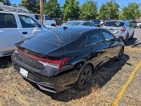 Used 2021 Hyundai Elantra SEL FWD image 5