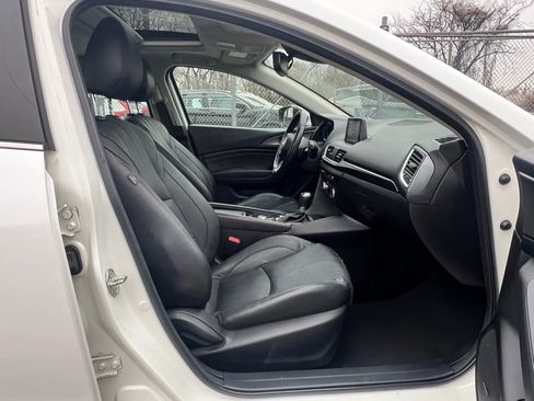 Used 2018 MAZDA MAZDA3 Grand Touring w/ Premium Equipment Package image 31