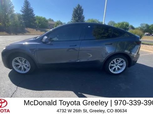 Used 2023 Tesla Model Y Long Range AWD/4WD image 4