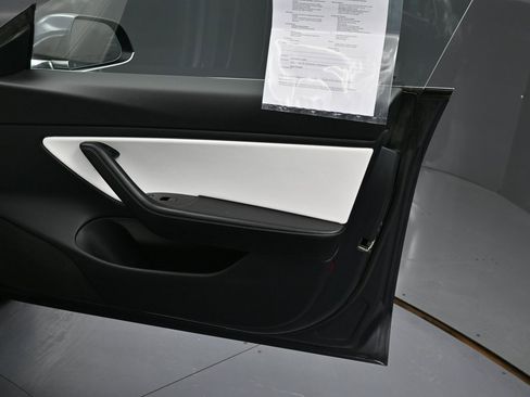 Used 2018 Tesla Model 3 Performance image 36