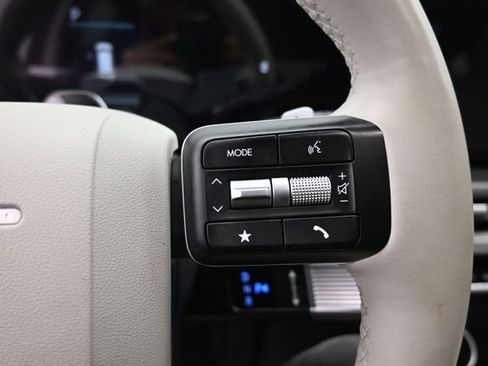 Used 2025 Hyundai Santa Fe SEL FWD image 12