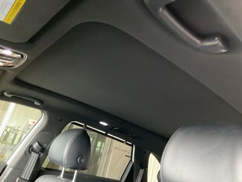 Used 2019 Kia Sorento SX image 7