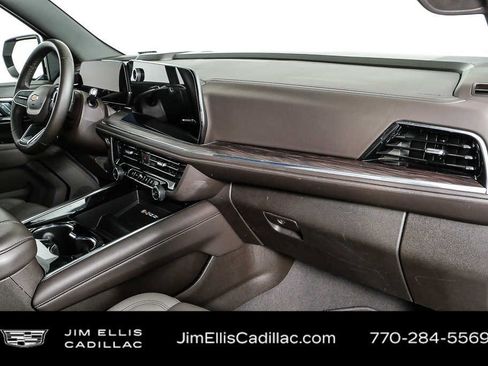 Used 2025 Chevrolet Tahoe LT AWD/4WD image 23