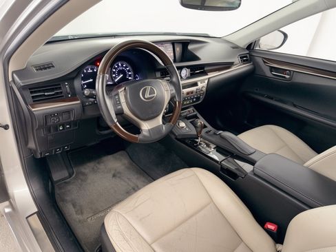 Used 2013 Lexus ES 350 w/ Luxury Pkg FWD image 4