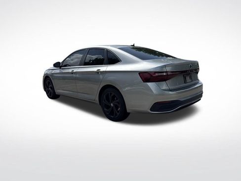 Used 2025 Volkswagen Jetta SE FWD image 6
