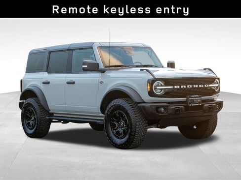 Used 2023 Ford Bronco Wildtrak image 3