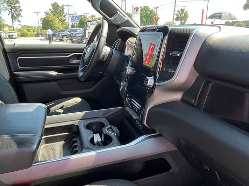 Used 2025 RAM 1500 Big Horn AWD/4WD image 32