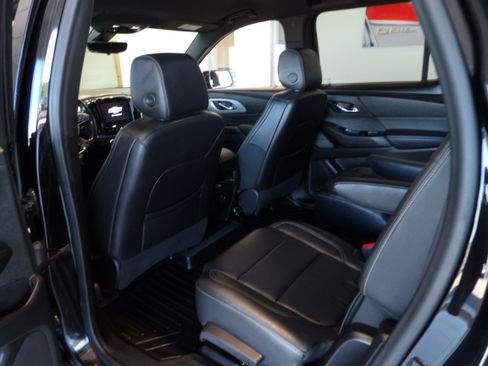 Used 2022 Chevrolet Traverse LT AWD/4WD image 17