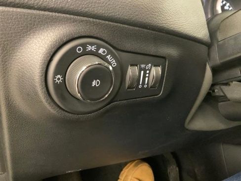 Used 2021 Jeep Compass Limited AWD/4WD image 27