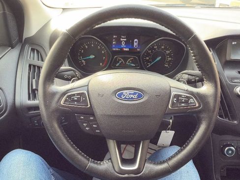 Used 2015 Ford Focus SE w/ SE Sport Package image 10