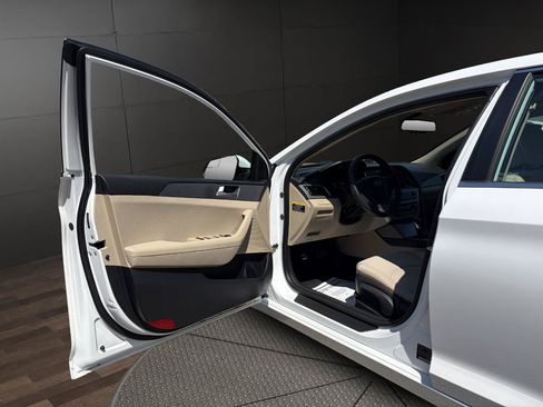 Used 2017 Hyundai Sonata SE FWD image 18