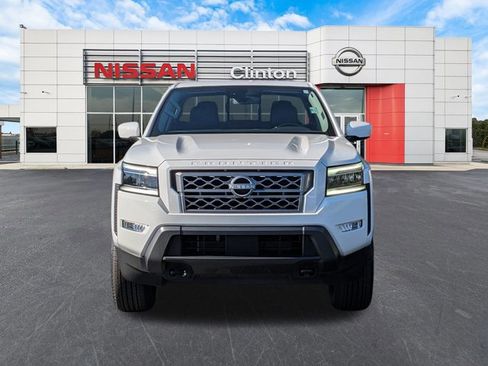 Certified 2024 Nissan Frontier SL w/ Technology Package image 8