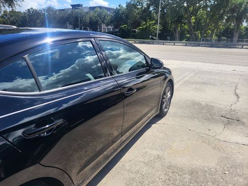 Used 2017 Hyundai Elantra SE FWD image 45