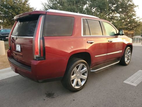 Used 2016 Cadillac Escalade Luxury image 9