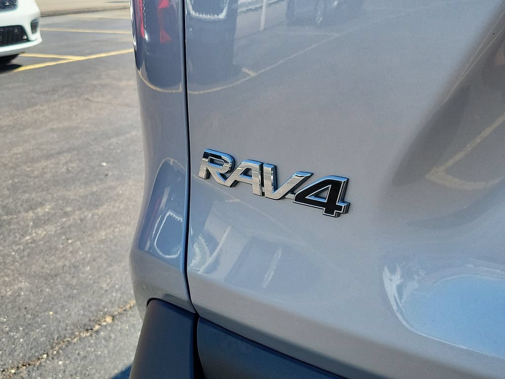 Used 2024 Toyota RAV4 XLE FWD image 9