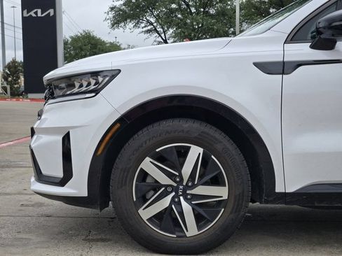 Certified 2021 Kia Sorento EX FWD image 10