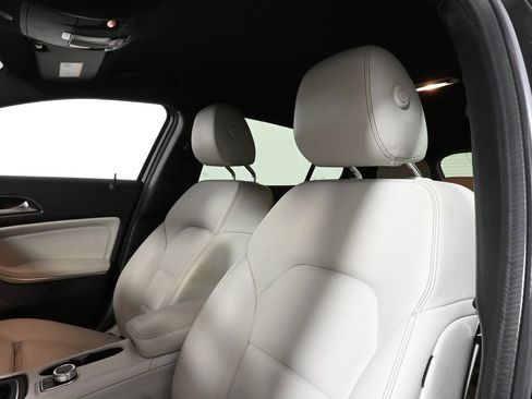 Used 2019 Mercedes-Benz GLA 250 w/ Premium Package image 4