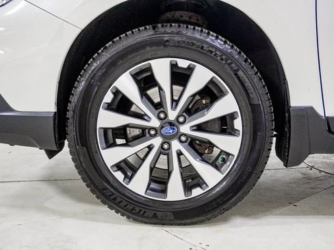 Used 2016 Subaru Outback 2.5i Limited image 16