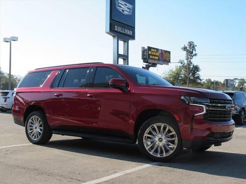 Used 2021 Chevrolet Suburban RST w/ Luxury Package image 2
