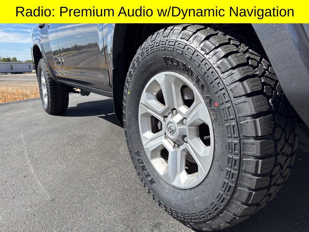 Used 2022 Toyota 4Runner SR5 Premium w/ Moonroof Package AWD/4WD image 9