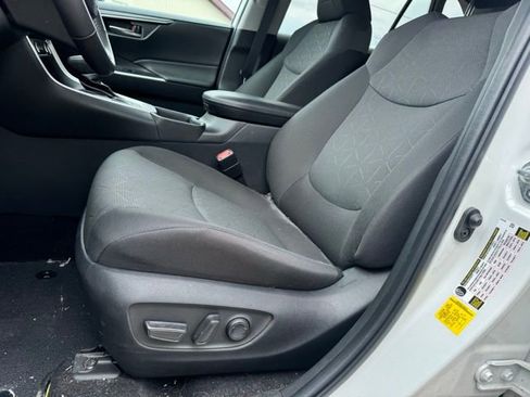 Used 2023 Toyota RAV4 XLE w/ Convenience Package image 5