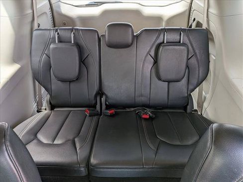 Used 2022 Chrysler Pacifica Touring-L FWD image 21