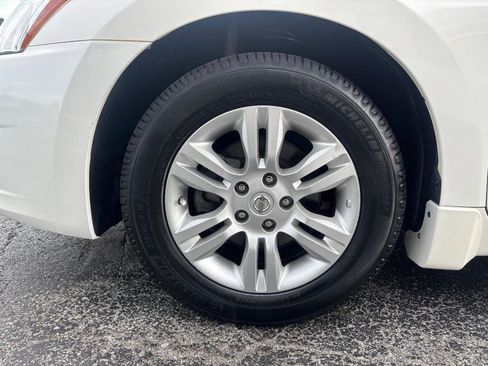 Used 2011 Nissan Altima 2.5 SL w/ 2.5SL Pkg FWD image 9