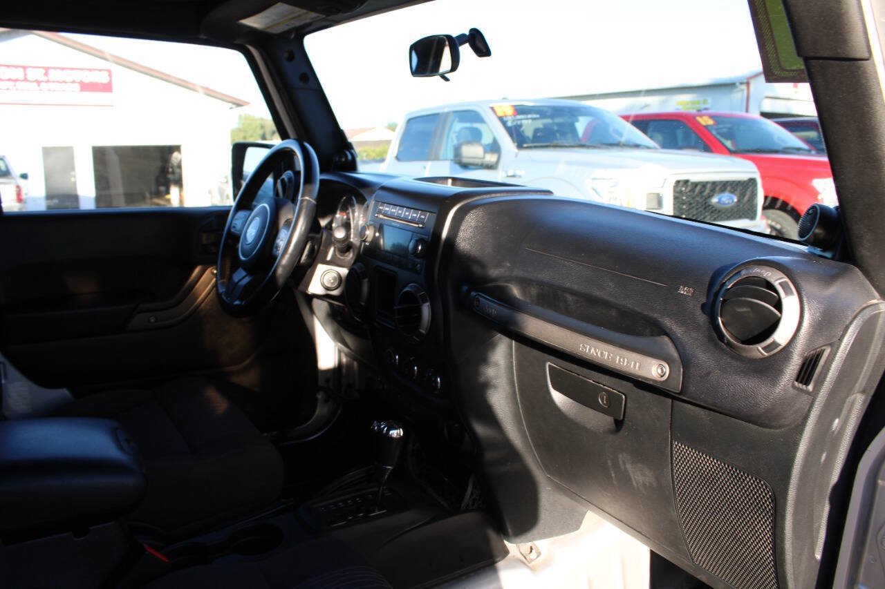 Used 2011 Jeep Wrangler Sport AWD/4WD image 10