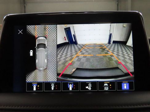 Used 2024 Chevrolet Suburban High Country image 14