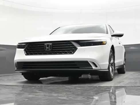 Used 2024 Honda Accord EX image 27