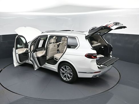 New 2026 BMW X7 xDrive40i w/ Executive Package image 48