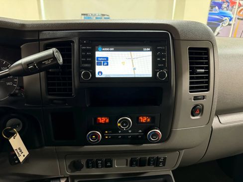 Used 2018 Nissan NV 3500 SL RWD image 41