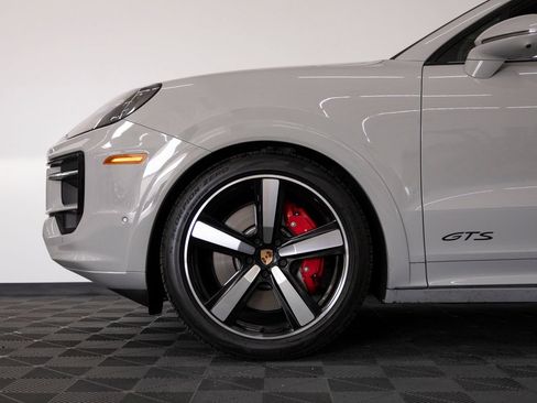 Used 2026 Porsche Cayenne GTS AWD/4WD image 13