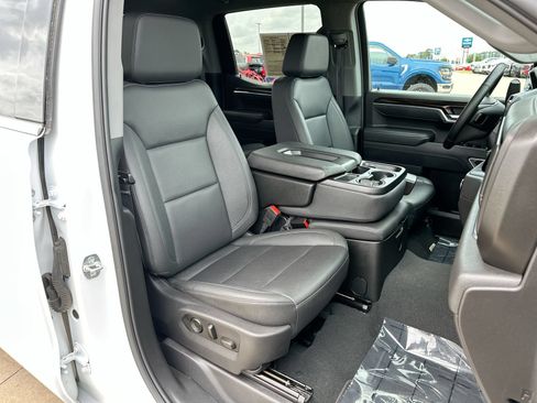 Used 2025 GMC Sierra 1500 SLT AWD/4WD image 24