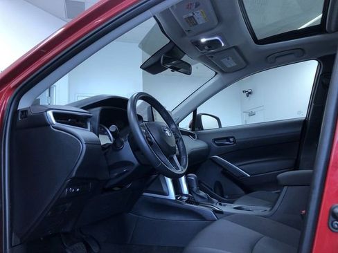 Certified 2022 Toyota Corolla Cross LE w/ Moonroof Package image 10